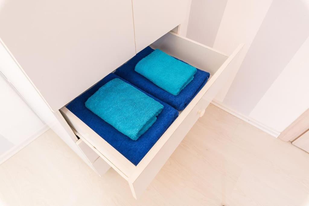 2 Bedrooms Apartment Close To Metro Dafni In Atina Dış mekan fotoğraf